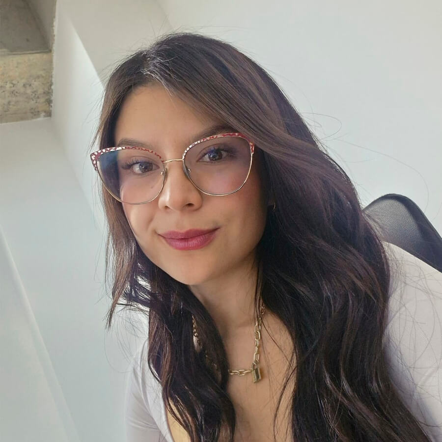 Mariana C.