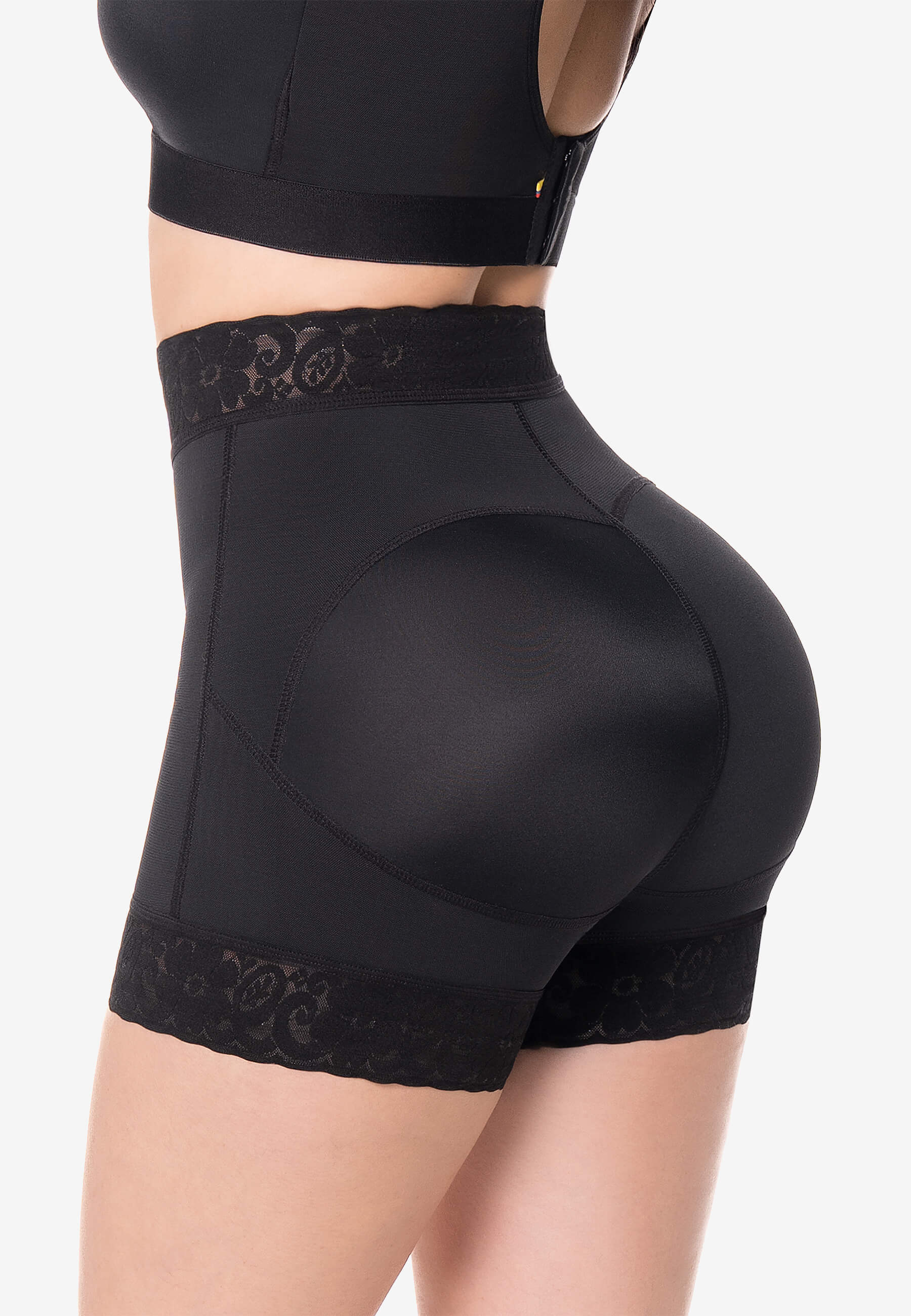 Short Emma cachetero costillero con realce Negro