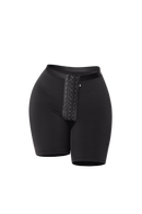 Short Miranda a la cintura media pierna con realce Negro